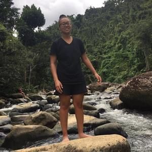 Meet your Posher, Indi